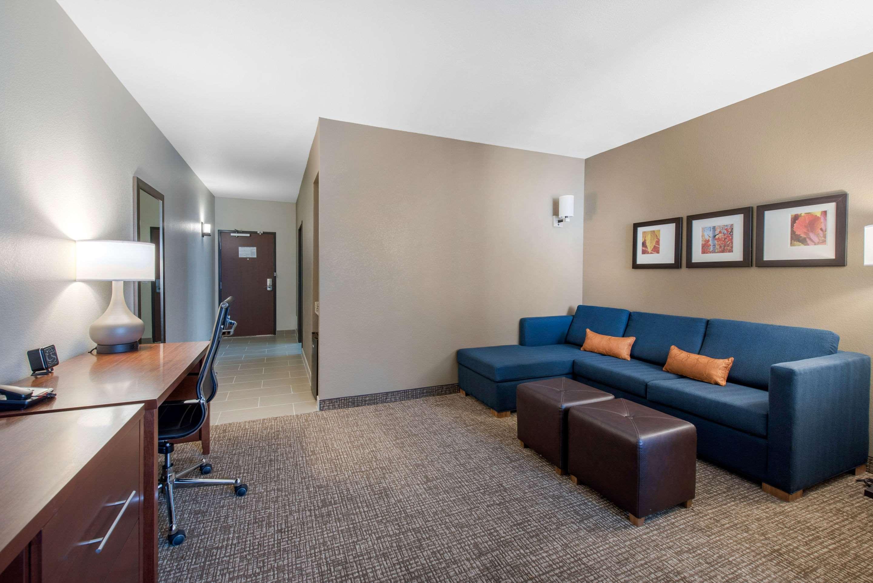 Comfort Suites Denver International Airport Экстерьер фото